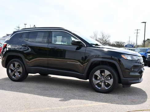 Used 2022 Jeep Compass Latitude AWD/4WD image 8