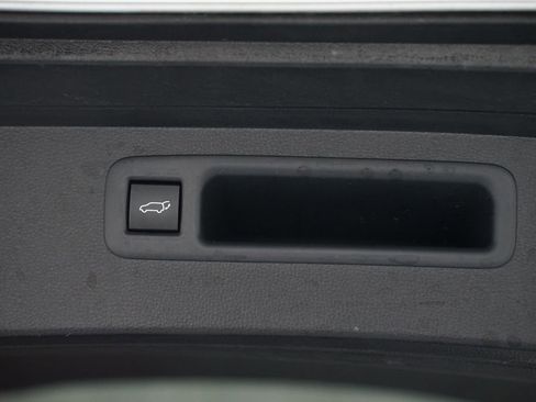 Used 2023 Toyota Highlander XLE image 36