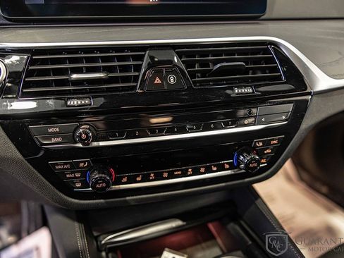 Used 2021 BMW 530e xDrive w/ Executive Package image 30