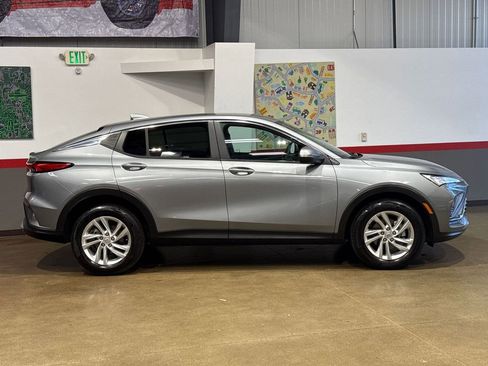 Used 2025 Buick Envista Preferred FWD image 3