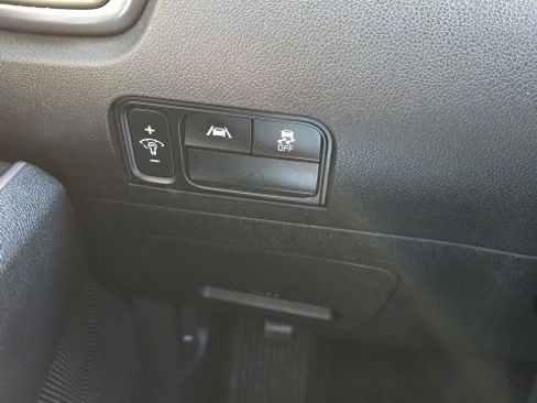 Used 2022 Kia Sorento S image 13