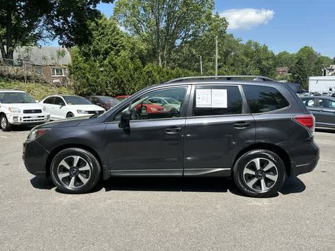 Used 2017 Subaru Forester 2.5i Premium w/ All-Weather Package AWD/4WD image 2