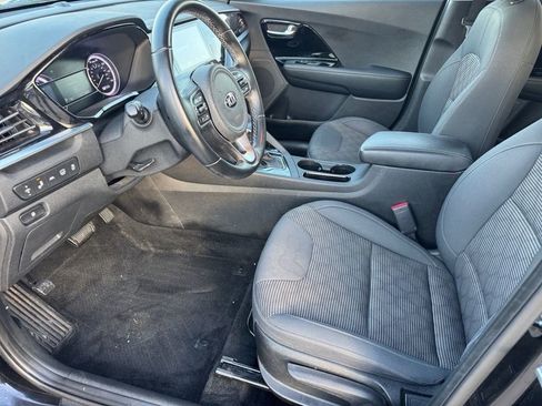 Used 2021 Kia Niro LXS image 10