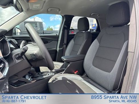 Used 2023 Chevrolet TrailBlazer LT w/ Convenience Package image 11