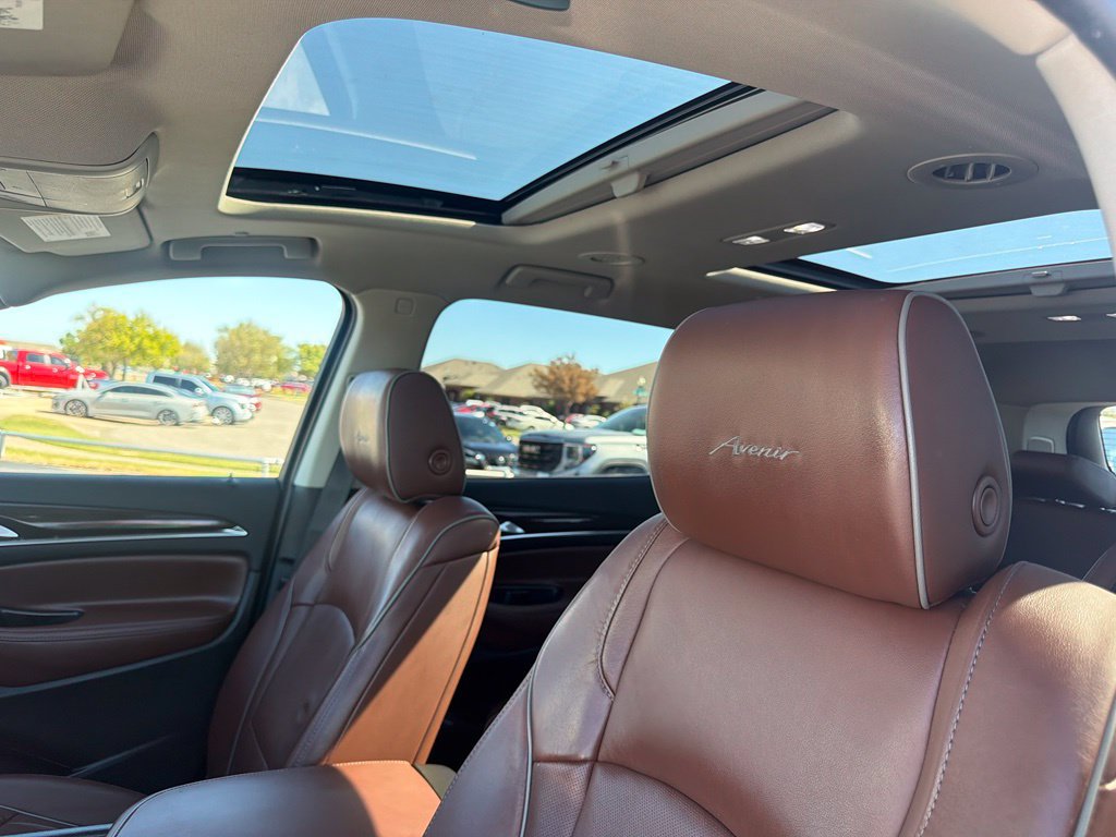 Used 2020 Buick Enclave Avenir w/ Avenir Technology Package AWD/4WD image 30