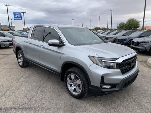 Certified 2025 Honda Ridgeline RTL image 3