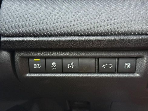 Used 2025 Toyota Camry SE image 28