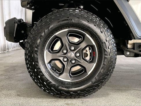 Used 2023 Jeep Gladiator Rubicon w/ Cold Weather Group image 8