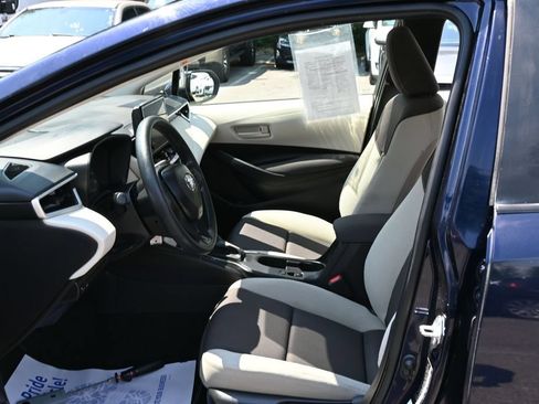 Used 2025 Toyota Corolla LE FWD image 17