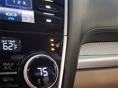 Used 2019 Subaru Outback 2.5i Premium image 24