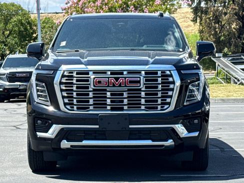 Used 2025 GMC Yukon Denali AWD/4WD image 10