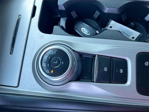 Used 2022 Ford Explorer XLT image 16