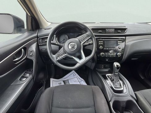 Used 2018 Nissan Rogue Sport S image 11