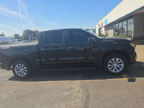 Used 2022 Chevrolet Silverado 1500 Custom AWD/4WD image 2