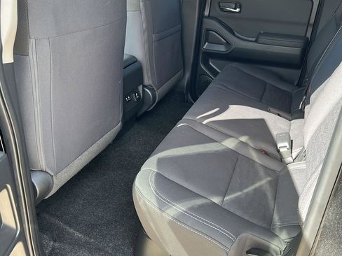 Used 2024 Nissan Frontier SV w/ Hardbody Edition image 25