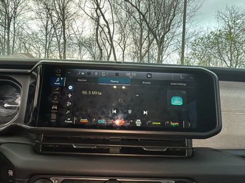 Used 2025 Jeep Wrangler Unlimited Sahara image 19