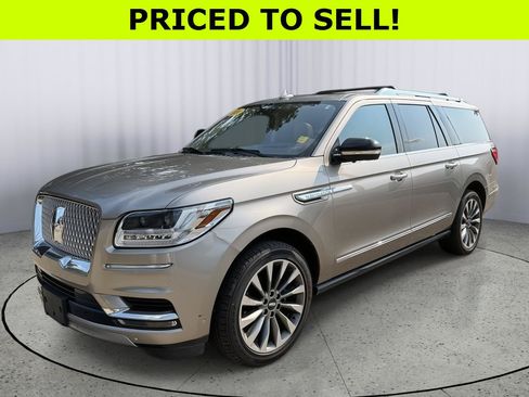 Used 2020 Lincoln Navigator L Reserve w/ Luxury Package AWD/4WD image 3