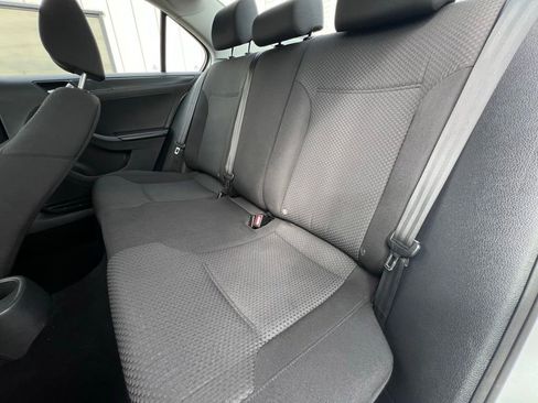 Used 2013 Volkswagen Jetta Sedan FWD image 12