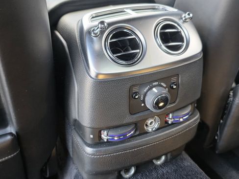 Used 2016 Rolls-Royce Ghost image 28