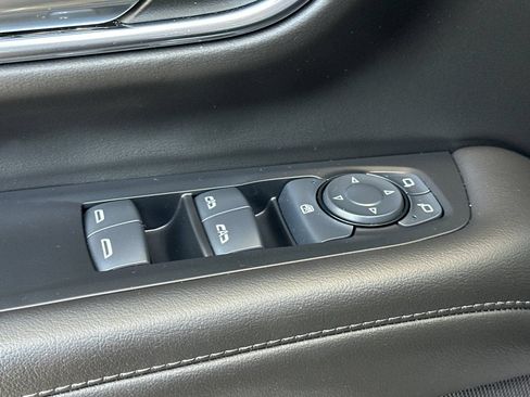 Used 2024 Chevrolet Tahoe LS RWD image 12