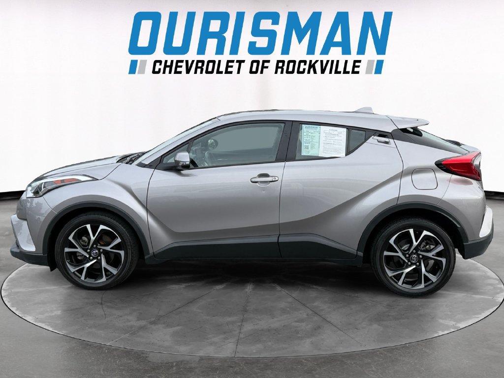 Used 2019 Toyota C-HR XLE FWD image 3
