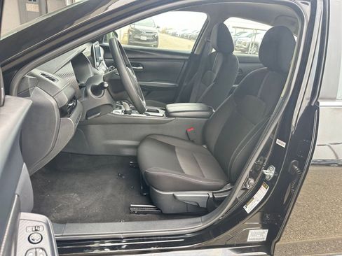 Used 2025 Nissan Sentra SV image 36