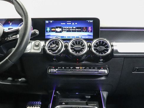 Used 2024 Mercedes-Benz GLB 250 image 13
