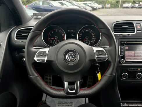 Used 2011 Volkswagen Golf 2-Door FWD image 27