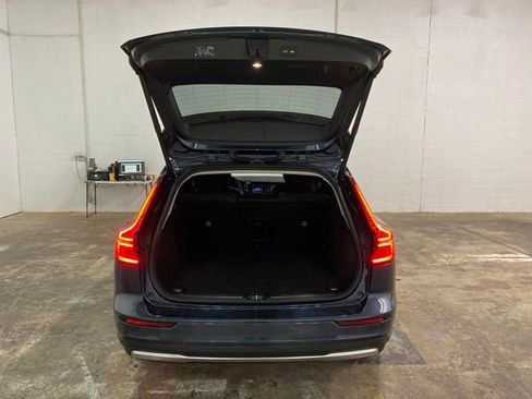 Used 2025 Volvo V60 B5 Cross Country Plus AWD/4WD image 9