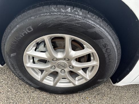 Used 2024 Chrysler Pacifica Touring-L image 24