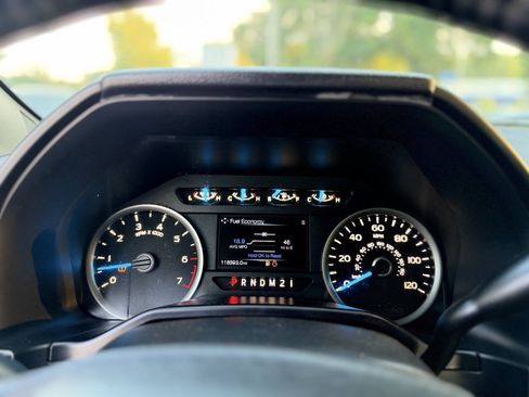 Used 2015 Ford F150 XLT w/ Equipment Group 302A Luxury AWD/4WD image 14