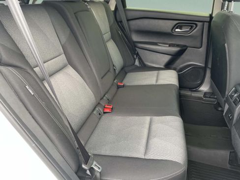 Used 2024 Nissan Rogue SV FWD image 17