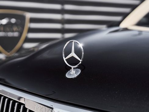 Used 2026 Mercedes-Benz Maybach GLS 600 4MATIC image 7