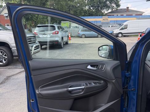 Used 2018 Ford Escape SE AWD/4WD image 9