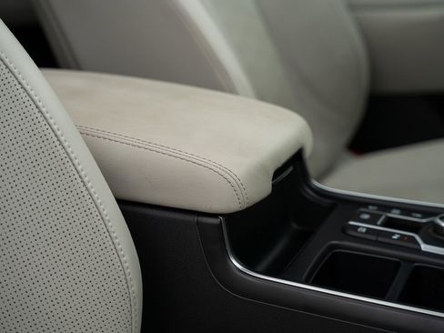 Used 2025 Kia Sorento S w/ Panoramic Sunroof Package FWD image 11