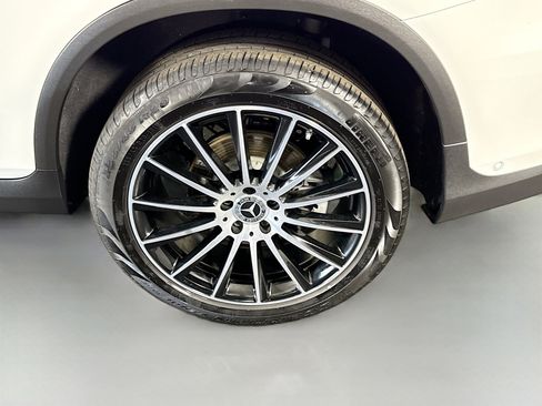 Used 2022 Mercedes-Benz GLC 300 w/ AMG Line image 37