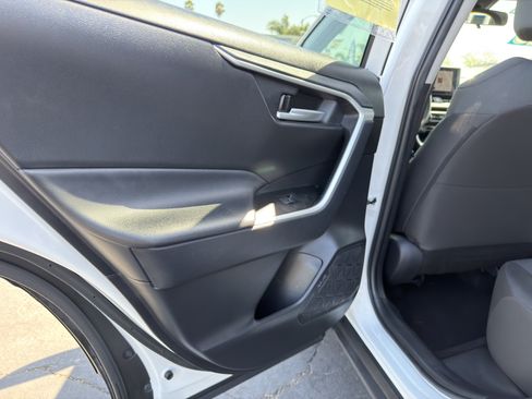 Used 2025 Toyota RAV4 XLE FWD image 18
