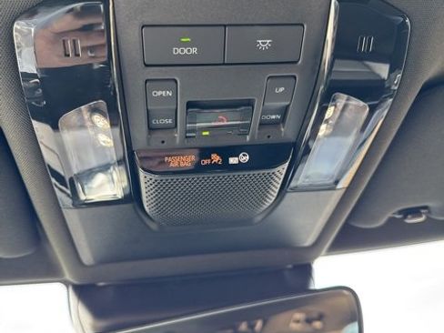 Used 2024 Lexus GX 550 image 8