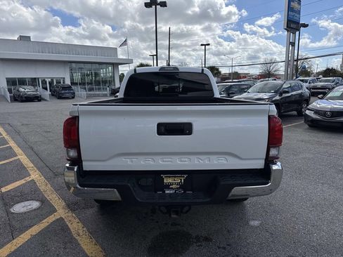 Used 2022 Toyota Tacoma SR5 image 7
