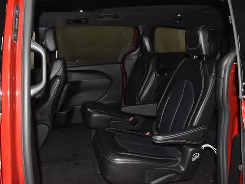 Certified 2025 Chrysler Pacifica Select image 30