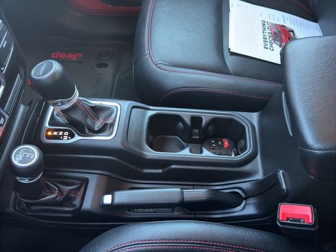 Certified 2020 Jeep Gladiator Rubicon AWD/4WD image 24