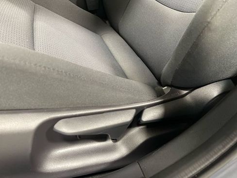 Used 2025 Toyota Prius LE FWD image 13