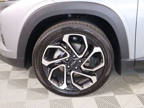 Used 2026 Chevrolet Trax RS w/ Sunroof Package FWD image 18