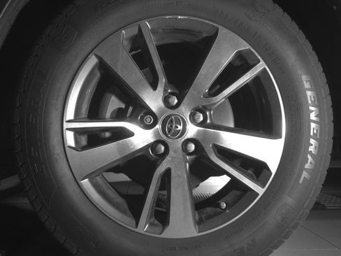 Used 2017 Toyota RAV4 XLE image 9