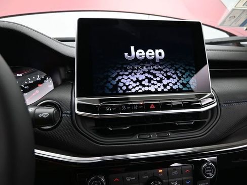 New 2026 Jeep Compass Latitude w/ Sun and Sound Group AWD/4WD image 34