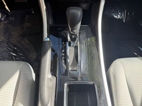 Used 2017 Honda Accord LX image 27