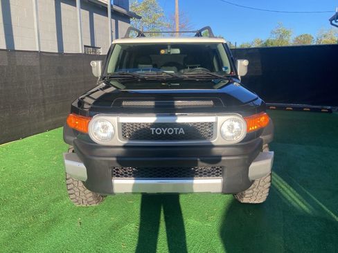 Used 2012 Toyota FJ Cruiser 4WD w/ Upgrade Pkg image 12