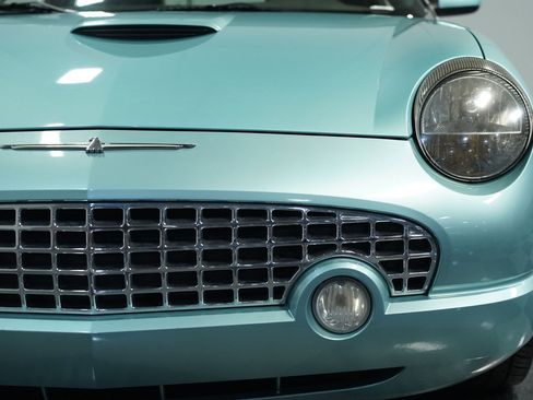 Used 2002 Ford Thunderbird image 18