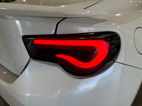 Used 2017 Toyota 86 860 Special Edition RWD image 11