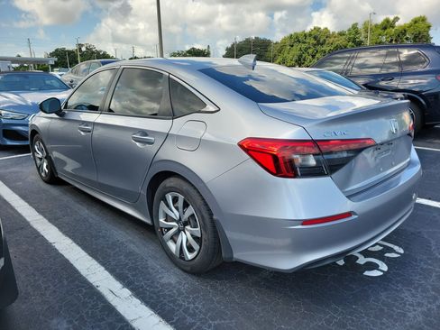 Used 2022 Honda Civic LX image 4